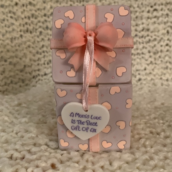 Precious Moments figurine for Mom, 4 inches high. - Picture 8 of 11